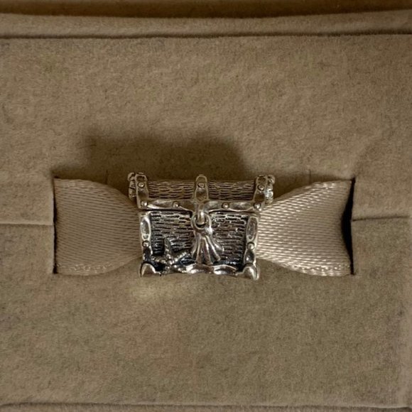 Pandora Chest of Treasure Charm - Picture 2 of 8